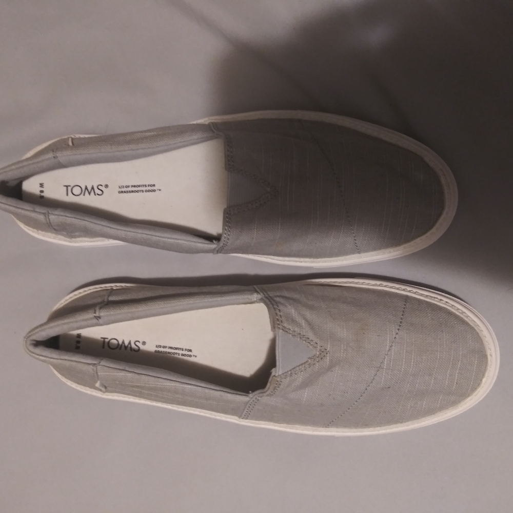 TOMS Women's Gray Slip-On Shoes